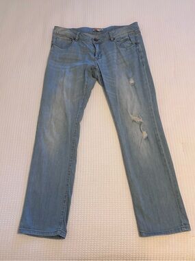 CAbi Light Wash Straight Leg Denim Jeans - 8